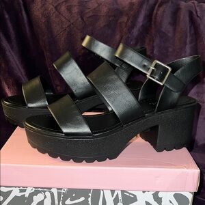 Soda Black Chunky Platform Sandals